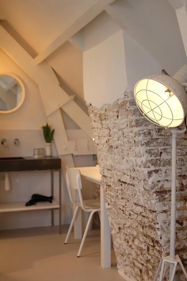 Het Spoorhuis Uithoorn Bed & Breakfast