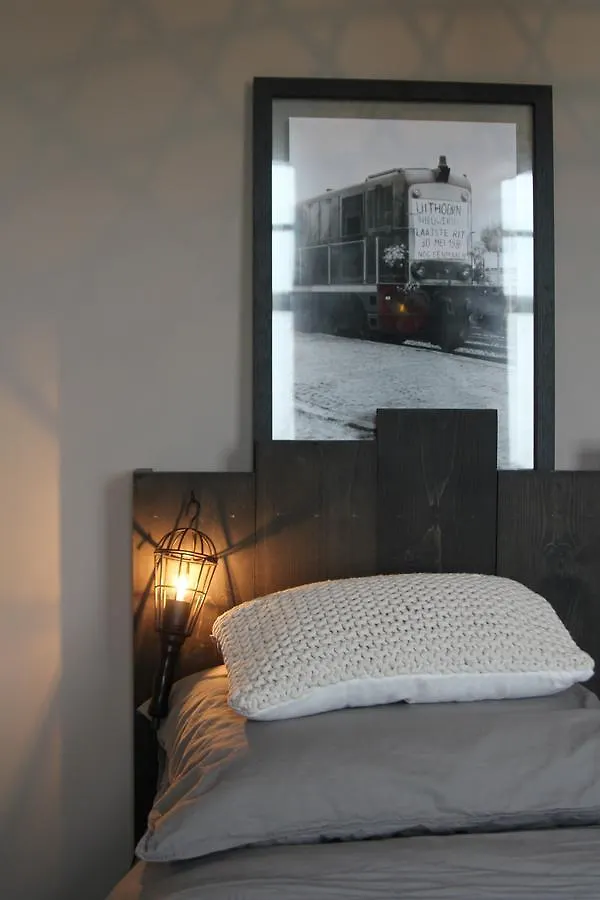 Het Spoorhuis Uithoorn Bed & Breakfast
